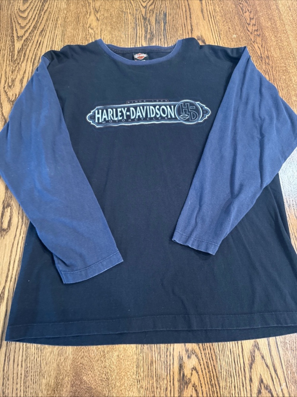 Harley-Davidson Men’s Two-Tone Navy Long Sleeve Logo Shirt Graceland Elvis